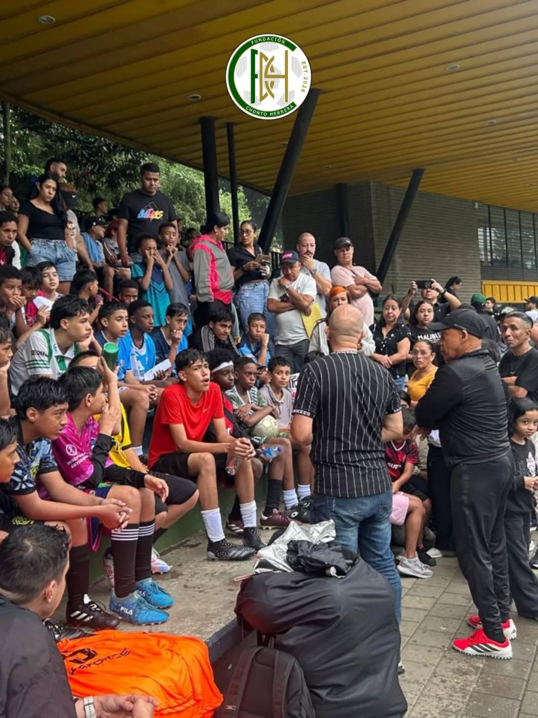 Players and families at a Fundación Chonto Herrera gathering in Medellín