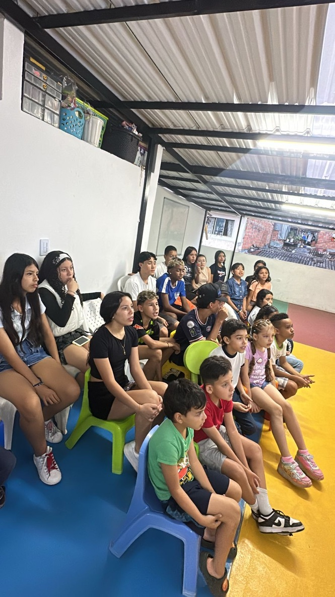 Students during a virtual English class in the Dominican Republic.
